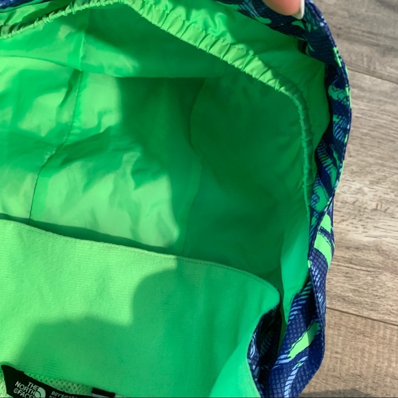 YOUTH 14/16 YRS THE NORTH FACE LIGHTWEIGHT RAIN/WIND JACKET - Picture 6 of 13